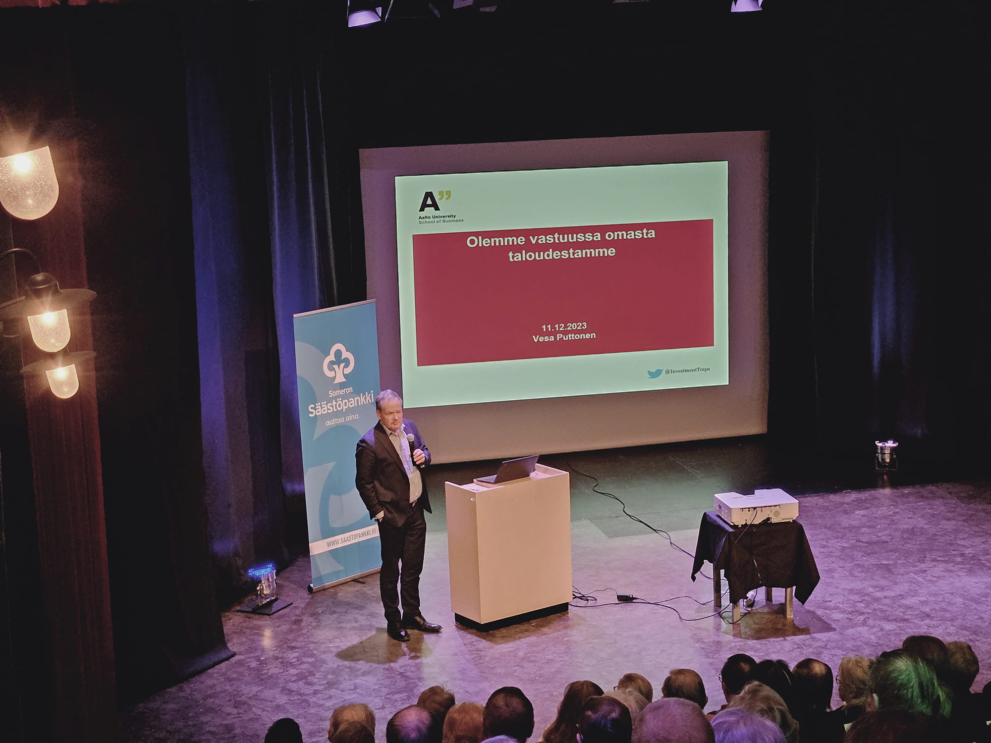 Illan pääpuhujana toimi rahoituksen professori Vesa Puttonen.