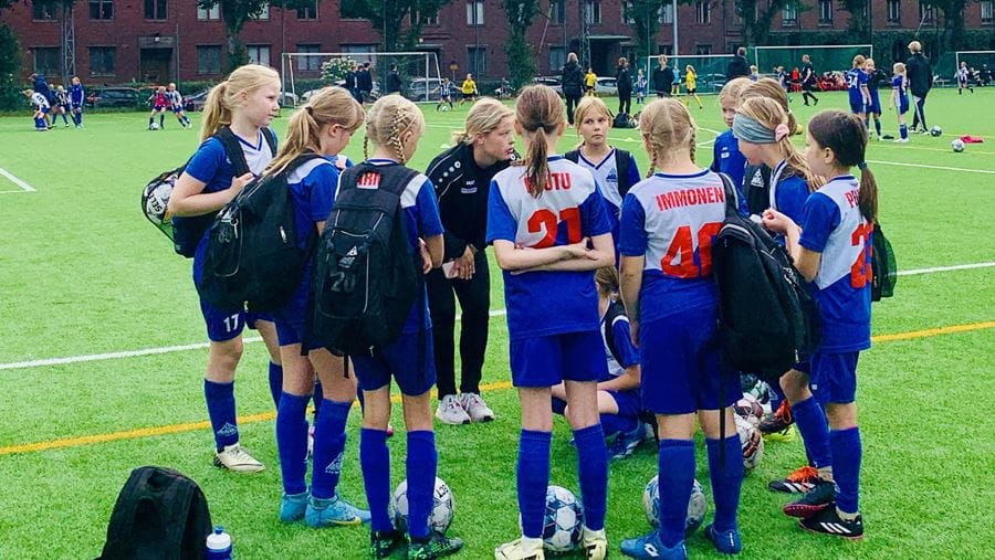 Pallo-Pojat Juniorit tytöt 2014 joukkue.
