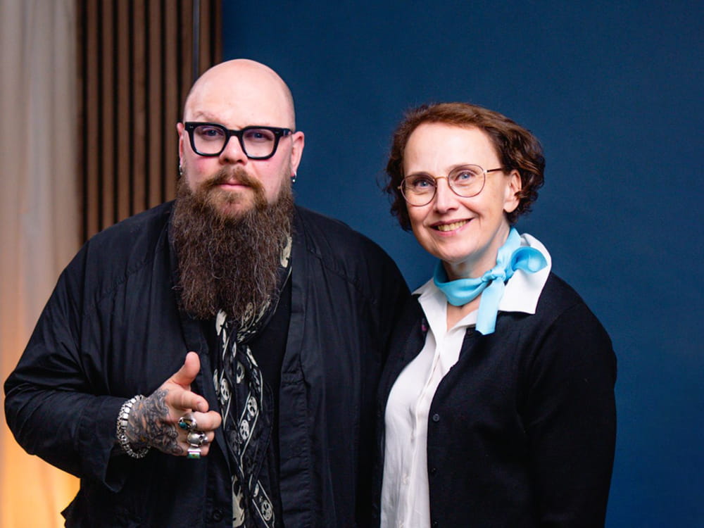 Rohkeasti rahasta podcastin vieras yrittäjä Petri Matero ja host paikallisen Säästöpankin liiketoimintajohtaja Anna-Maija Kuosmanen.