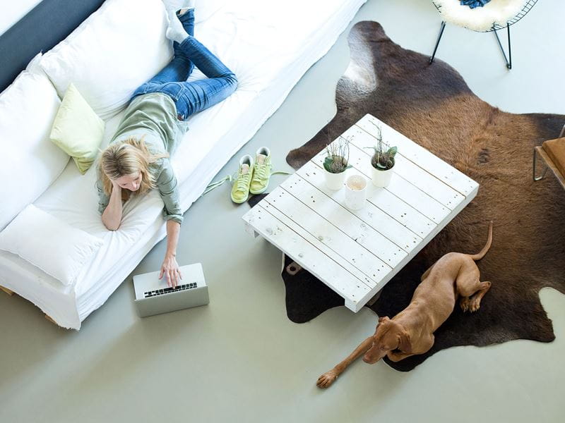 Älä anna uskomusten estää säästämisen aloittamista. Lue kymmenen myyttiä säästämisestä.