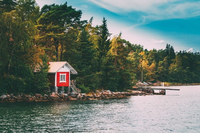 Mökki rannalla